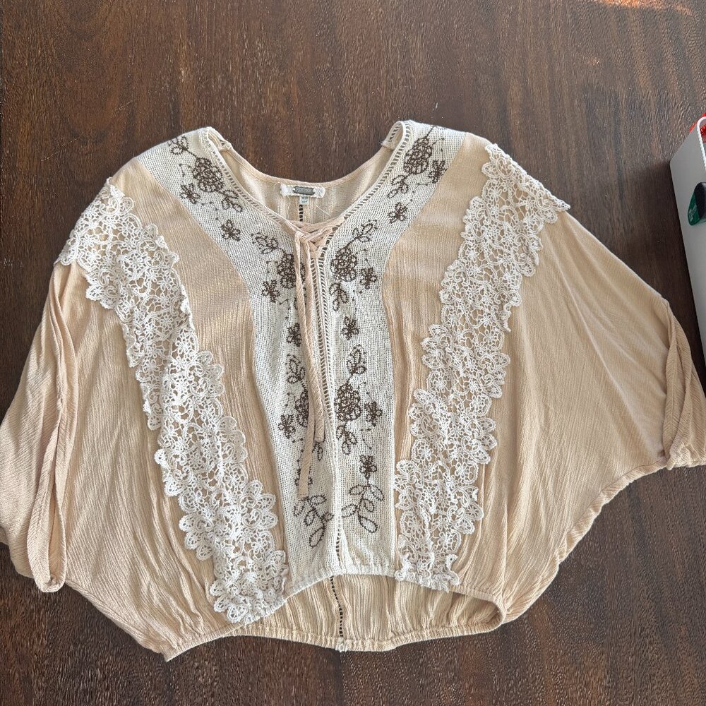 Gimmicks Textured Short Sleeve Blouse - Size XS